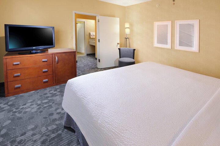 Room 28 of 37