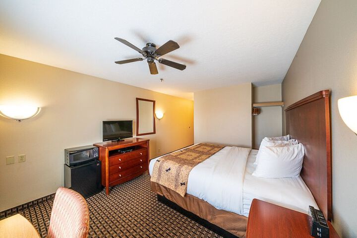 Room 13 of 33