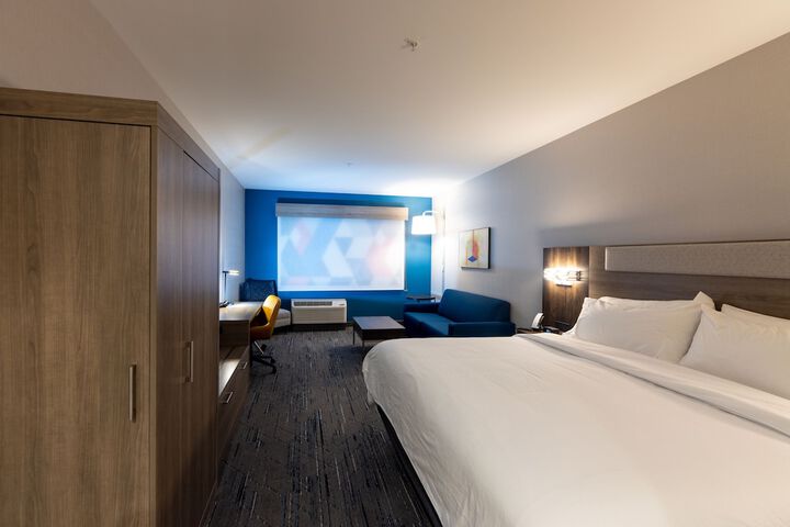 Holiday Inn Express & Suites Harrisonburg University Area by IHG