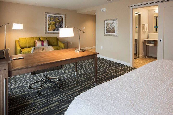 Hampton Inn & Suites Seattle / Redmond