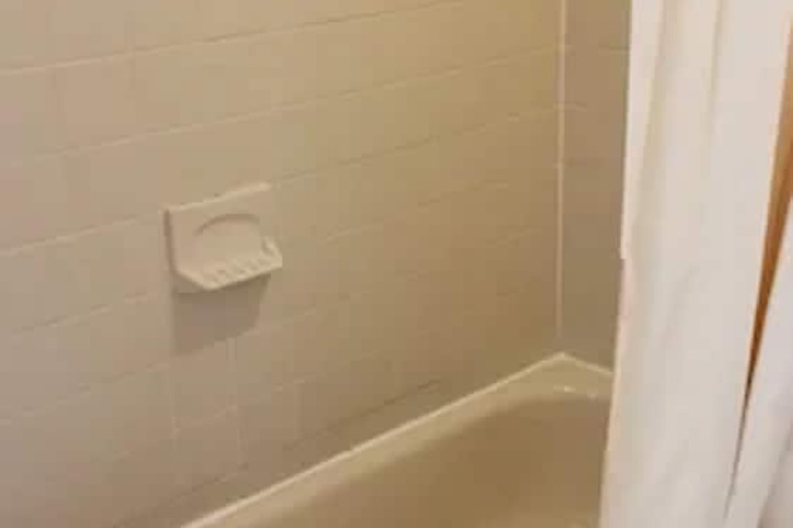 Room 9 of 19