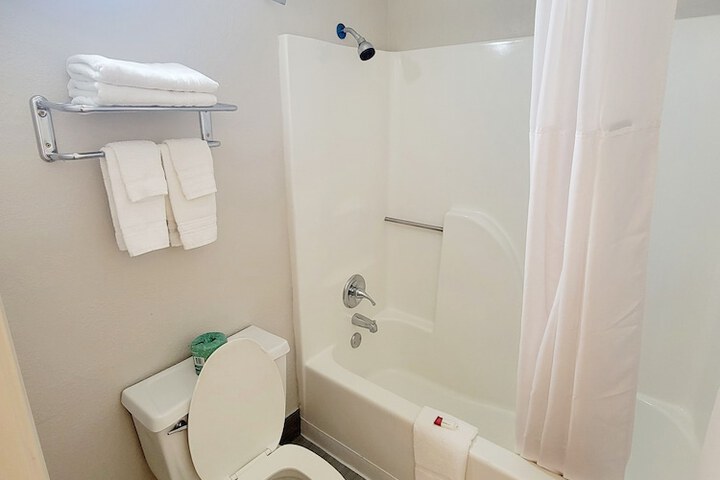 Super 8 by Wyndham Marion NC