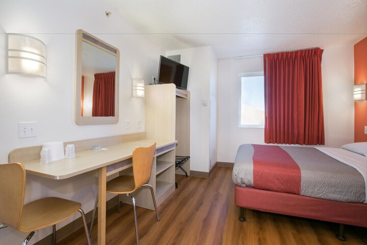 Room 18 of 38