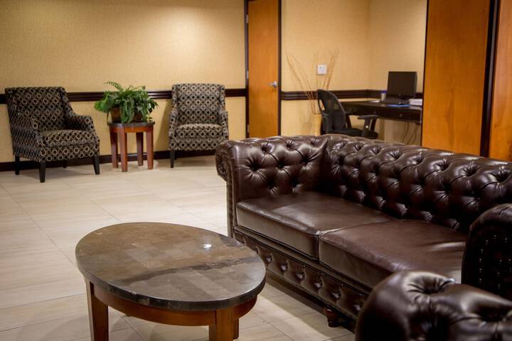 Business Center 69 of 71