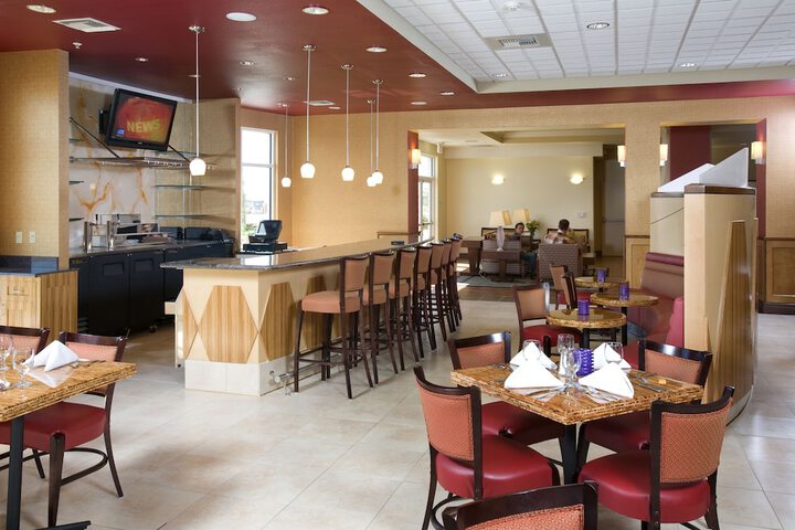 Holiday Inn & Suites Bakersfield by IHG