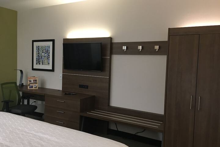 Room 34 of 69