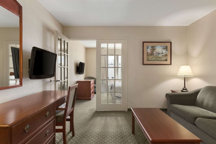 Room 11 of 20