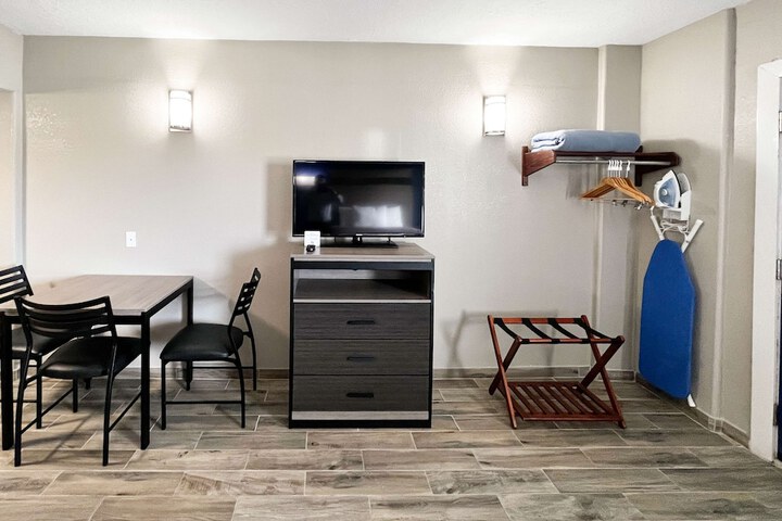 Room 22 of 36