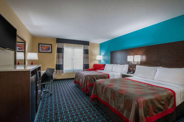 Room 32 of 47