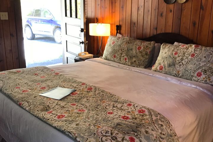 The Riverside Lodge at Chimney Rock