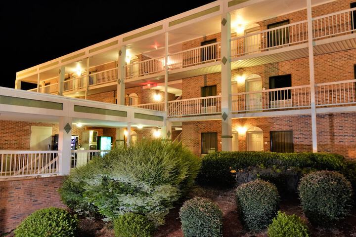 Hotel 5 of 28