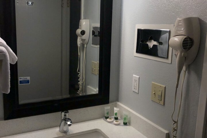 Room 18 of 29