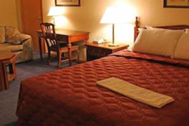 Iron Road Inn