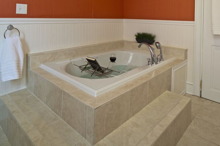 Hot Tub 34 of 37