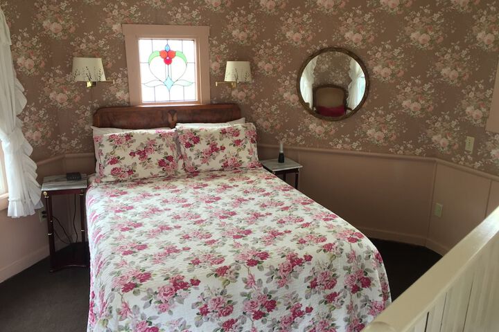 Alexanders Lodge