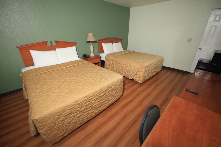 Room 8 of 28