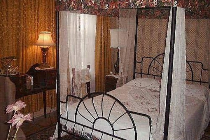 Room 32 of 44