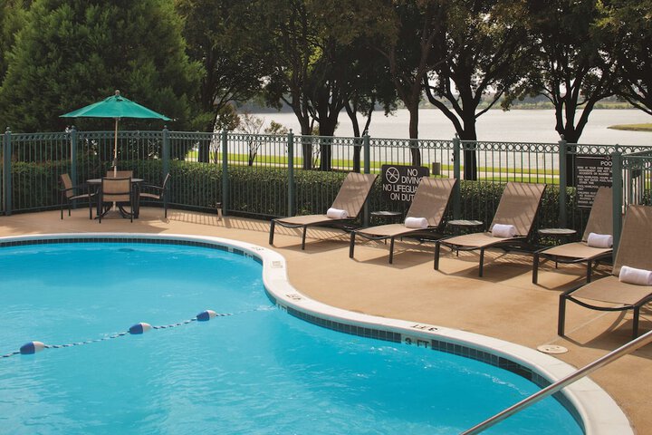 DoubleTree by Hilton Dallas - Farmers Branch