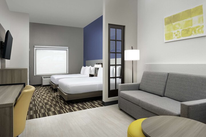 Room 18 of 23