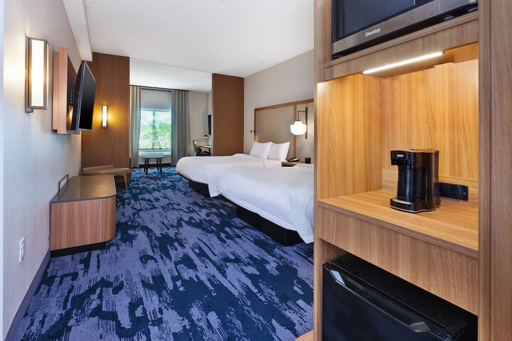 Room 15 of 32