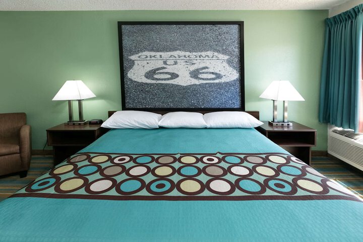 Super 8 by Wyndham Sapulpa / Tulsa Area