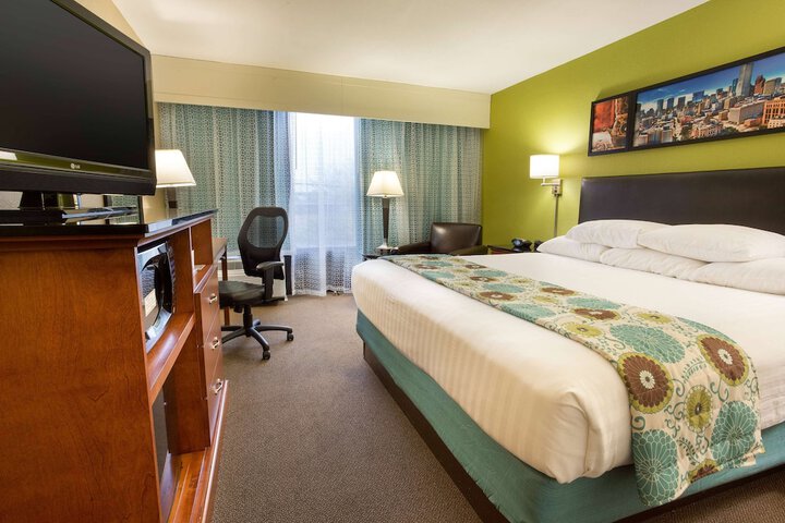 Heritage Inn Suites Houston / Sugar Land Trademark by Wyndham