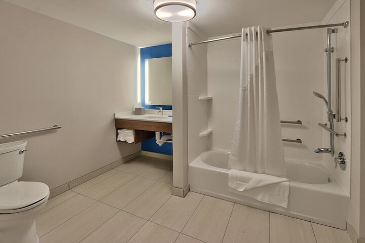 Holiday Inn Express & Suites Roswell by IHG