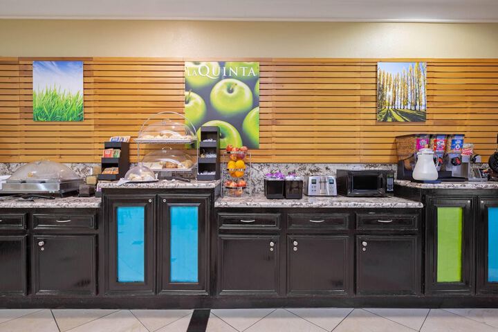 La Quinta Inn & Suites by Wyndham Pearland - Houston South