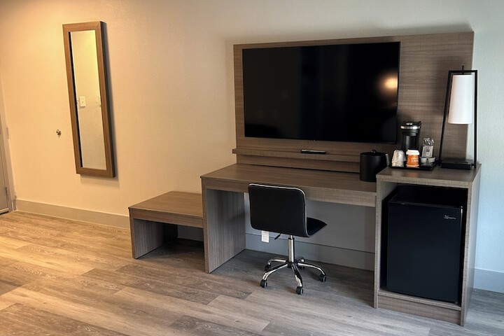 Room 34 of 76