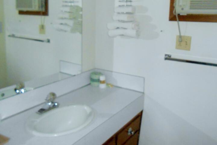 Room 6 of 16