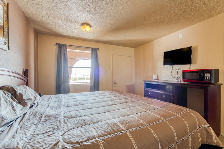 Room 11 of 19
