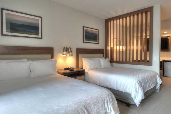Room 43 of 107