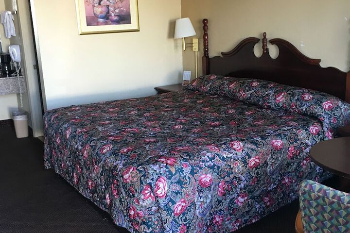 Room 7 of 17