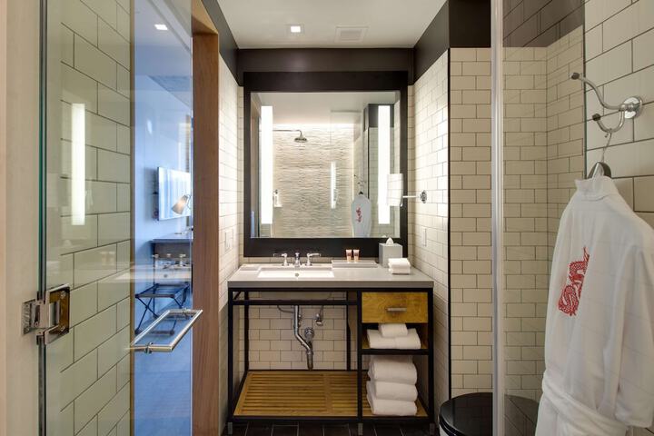 Room 10 of 40