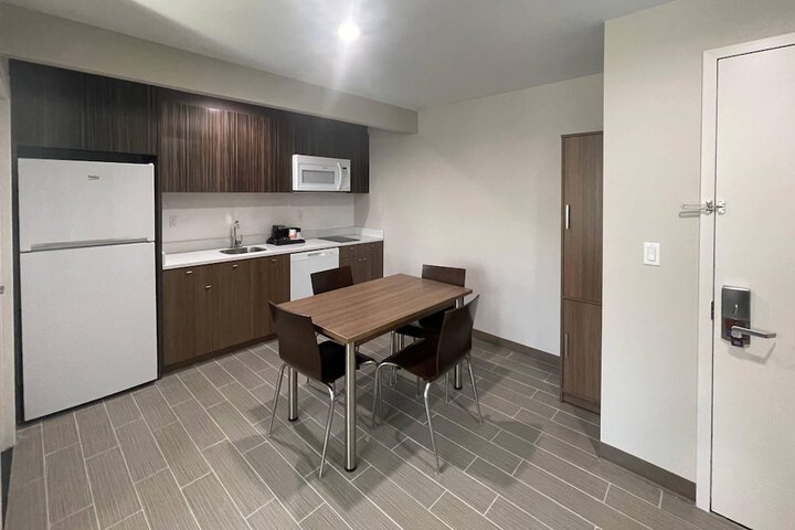MainStay Suites Bronx - Belmont