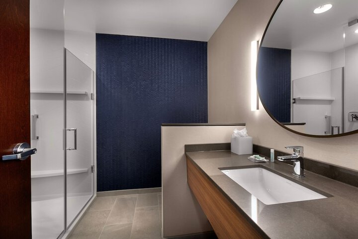 Room 13 of 28
