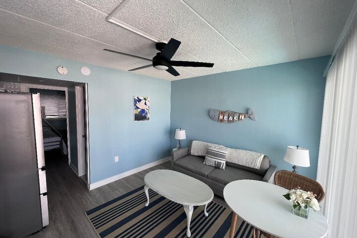 Room 17 of 38