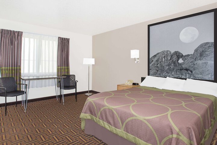 Room 6 of 19