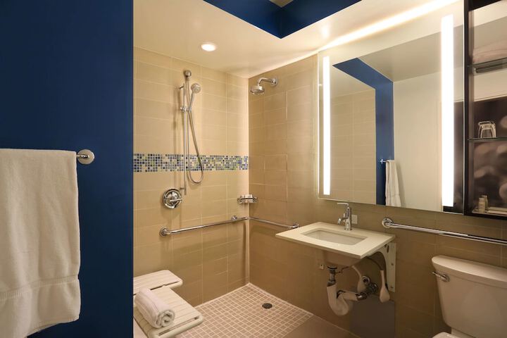 Room 20 of 34