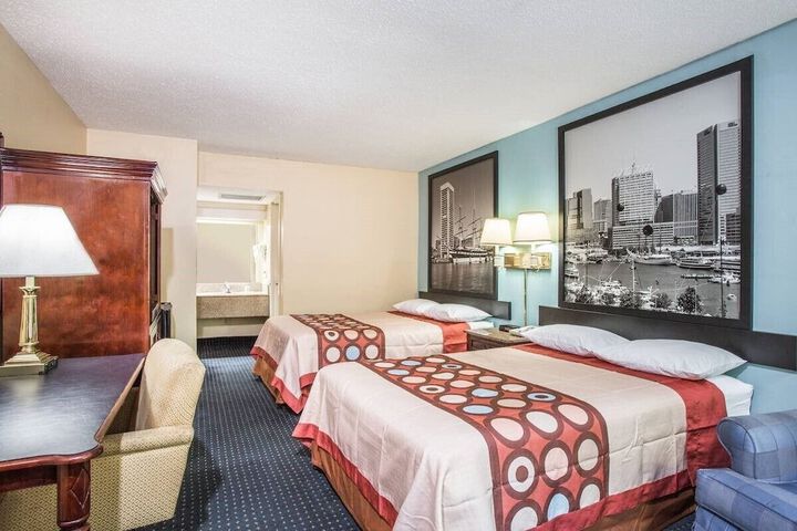 Room 6 of 15