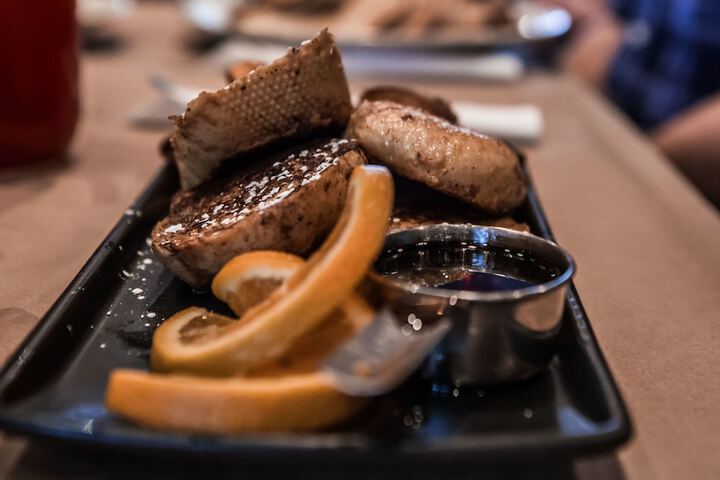 Dining 21 of 32