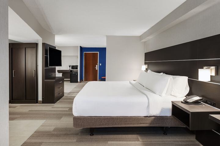 Room 17 of 43