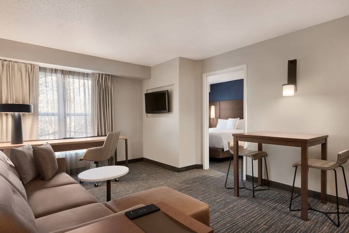 Room 11 of 27