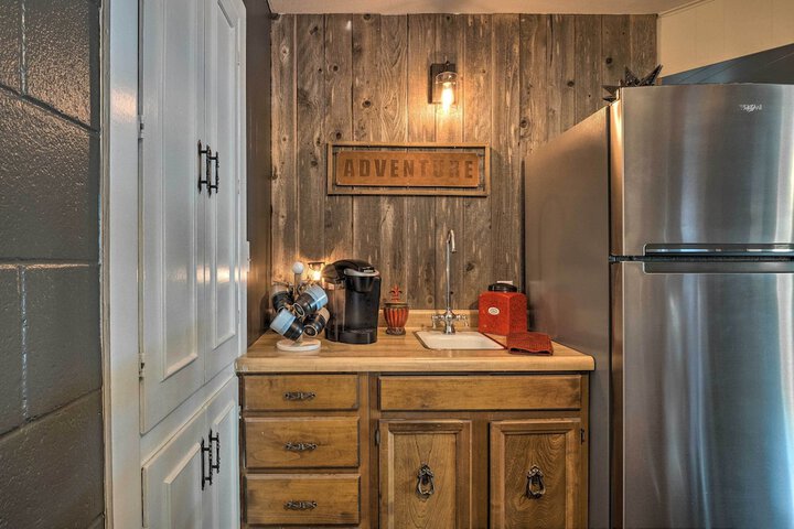 Chic Family-friendly Home With Outdoor Oasis!
