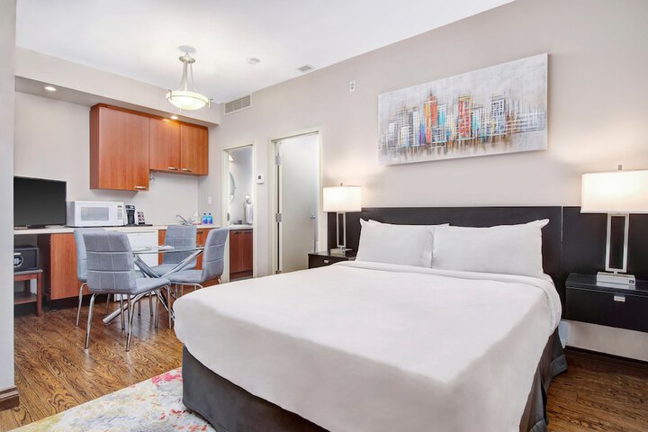 Room 20 of 32