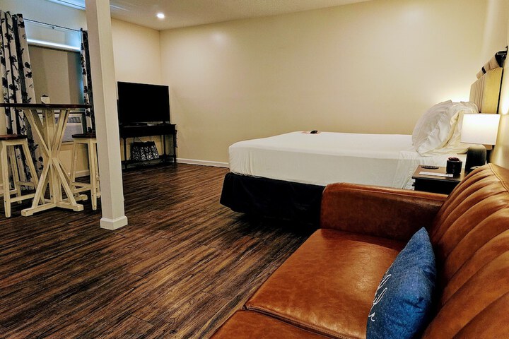 Room 13 of 25