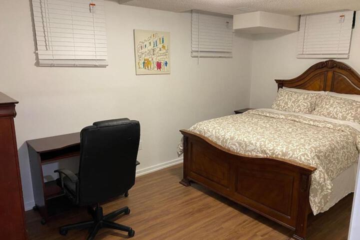 Adorable 3 Bedroom Apartment with Free Parking