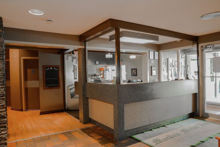 Morden Motor Inn
