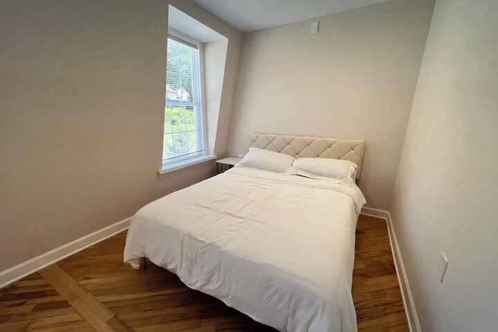 Room 35 of 60