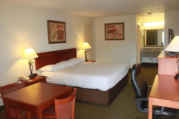 Room 18 of 30